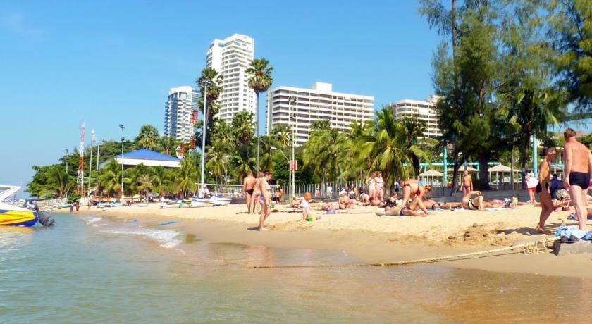 Jomtien Plaza Suite Apartments Esterno foto