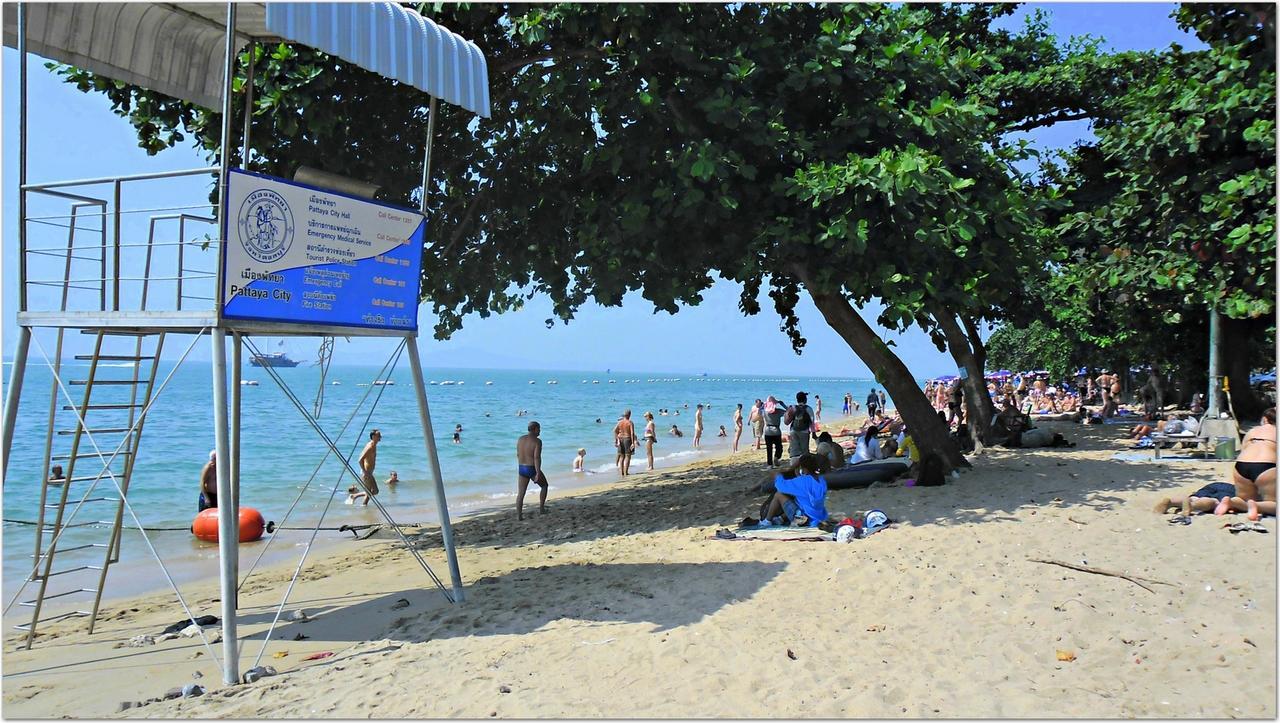 Jomtien Plaza Suite Apartments Esterno foto
